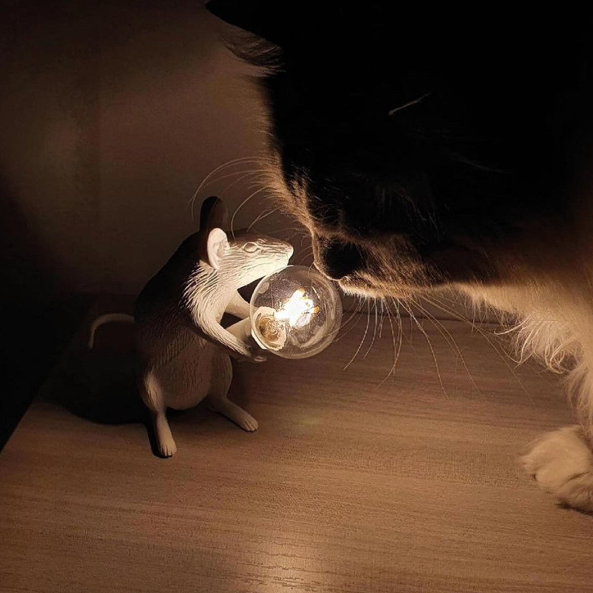 Mouse Lamp Sitting Edition in White