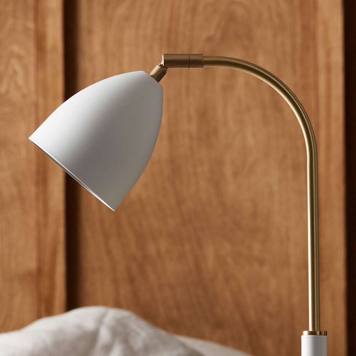 Deluxe Table Lamp in White & Brass