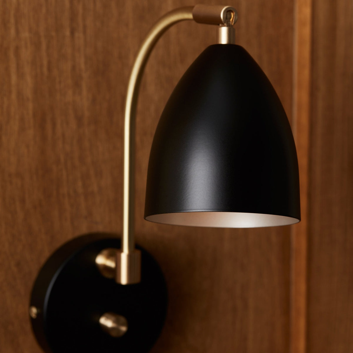 Deluxe Plugged Wall Lamp in Black & Brass