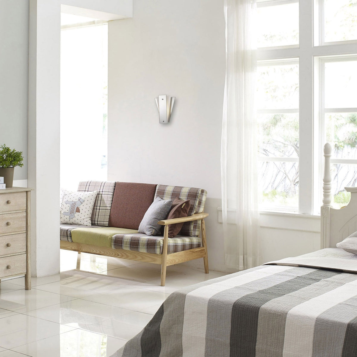 Atlantis Art Deco Glass Wall Light in Chrome Frosted & Mirror Finish