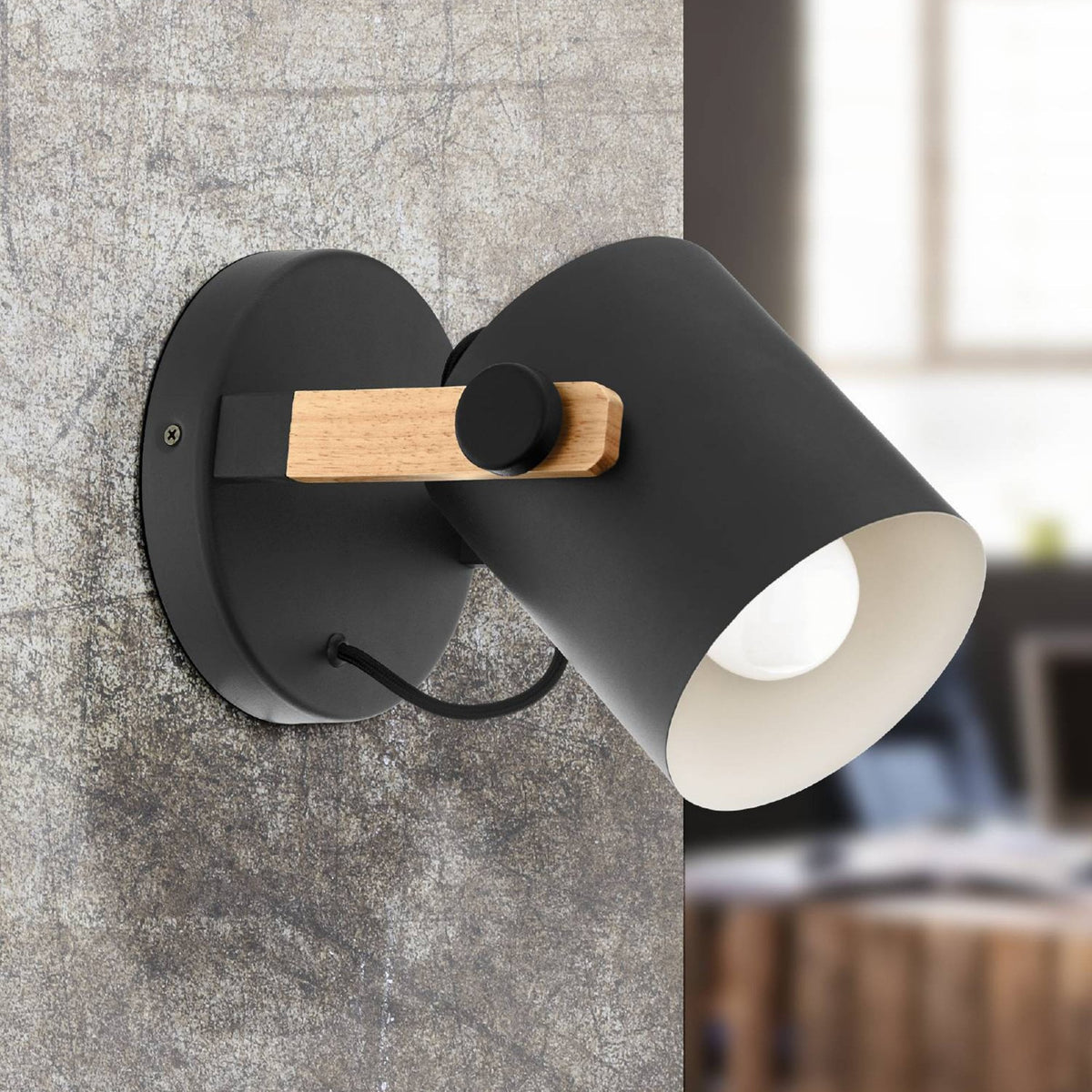 Hornwood Single Spotlight in Pinewood & Black Adjustable Shade