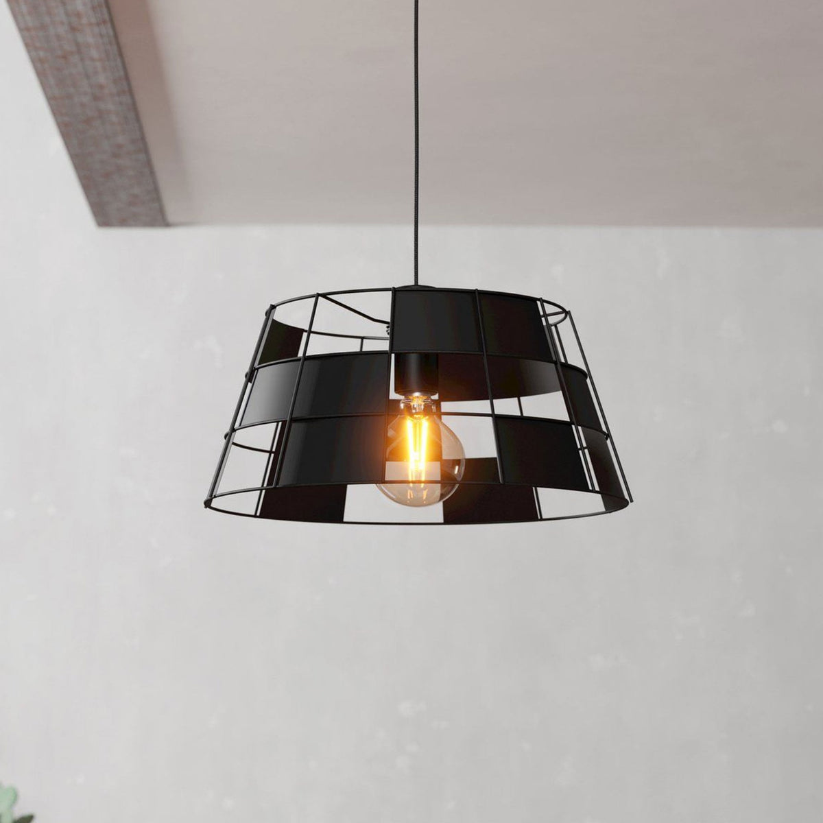 Pontefract Single Drop Pendant in Black with a Captivating Checkered Pattern