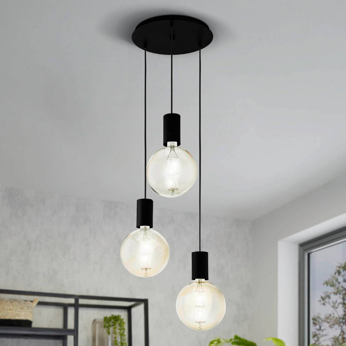 Pozueta Triple Drop Round Pendant in Black