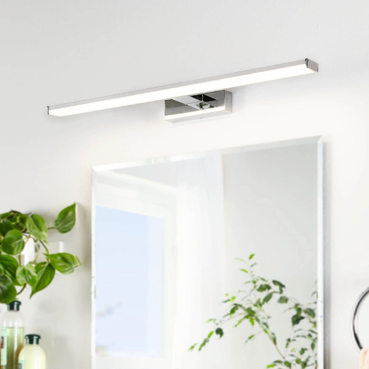 Pandella 1 600 LED Bathroom Mirror Wall Light in Chrome