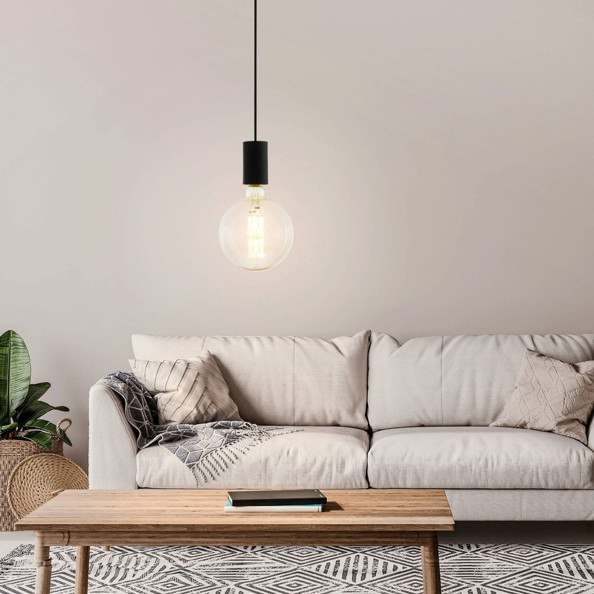 Pozueta Single Pendant in Black