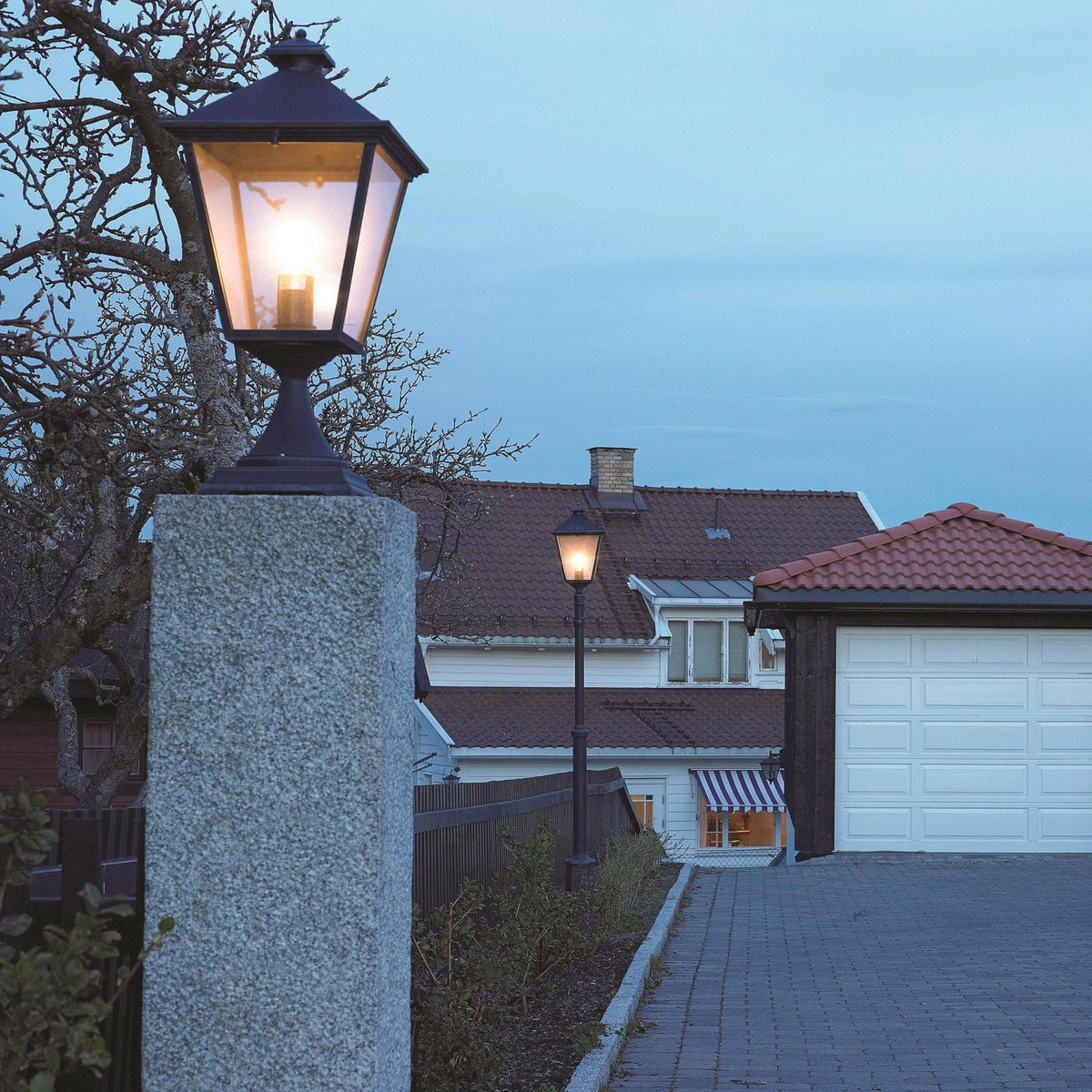 Turin Grande IP54 Pedestal Light in Black