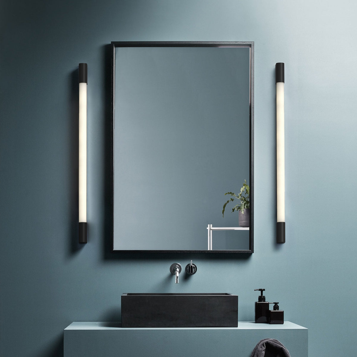 Palermo 900 LED IP44 Bathroom Wall Light in Matt Black