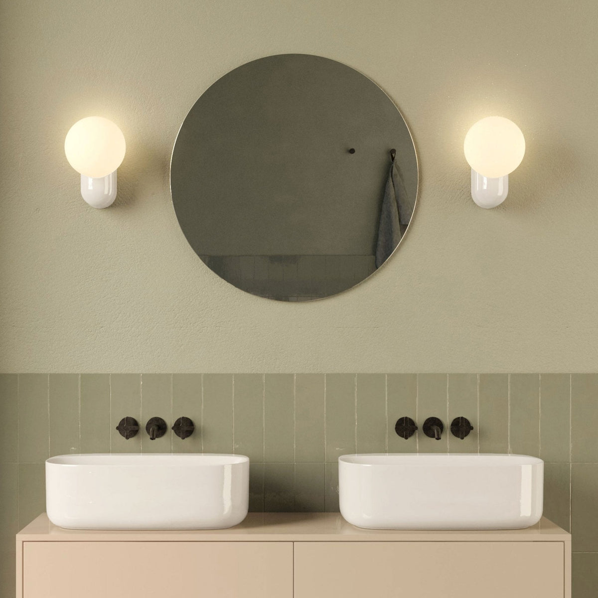 Lyra Single IP44 Ceramic Bathroom Wall Light in Gloss Glaze White