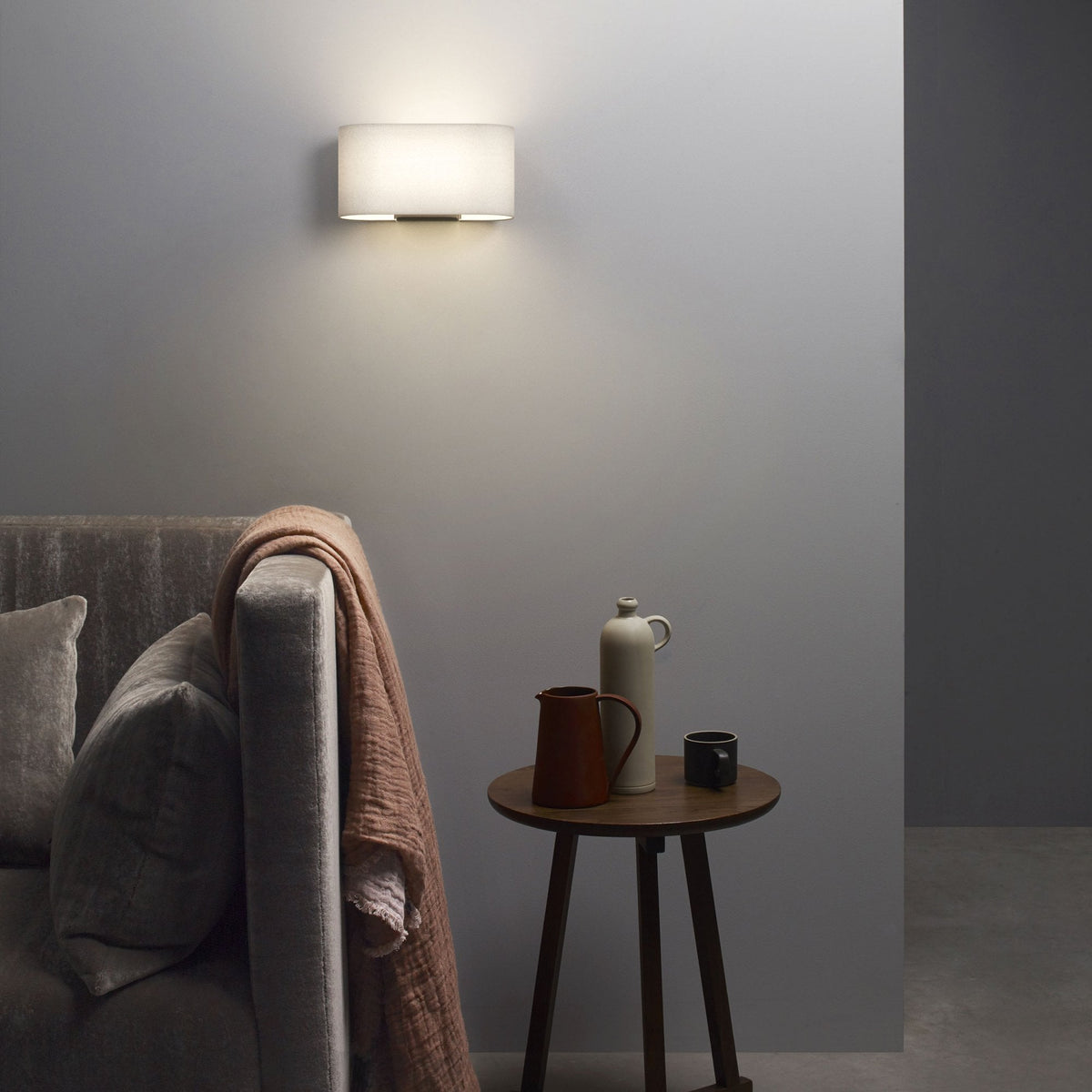 Venn Wall Light in Bronze