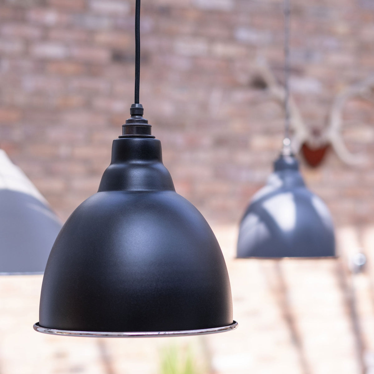 Smooth Nickel Brindley Pendant in Elan Black