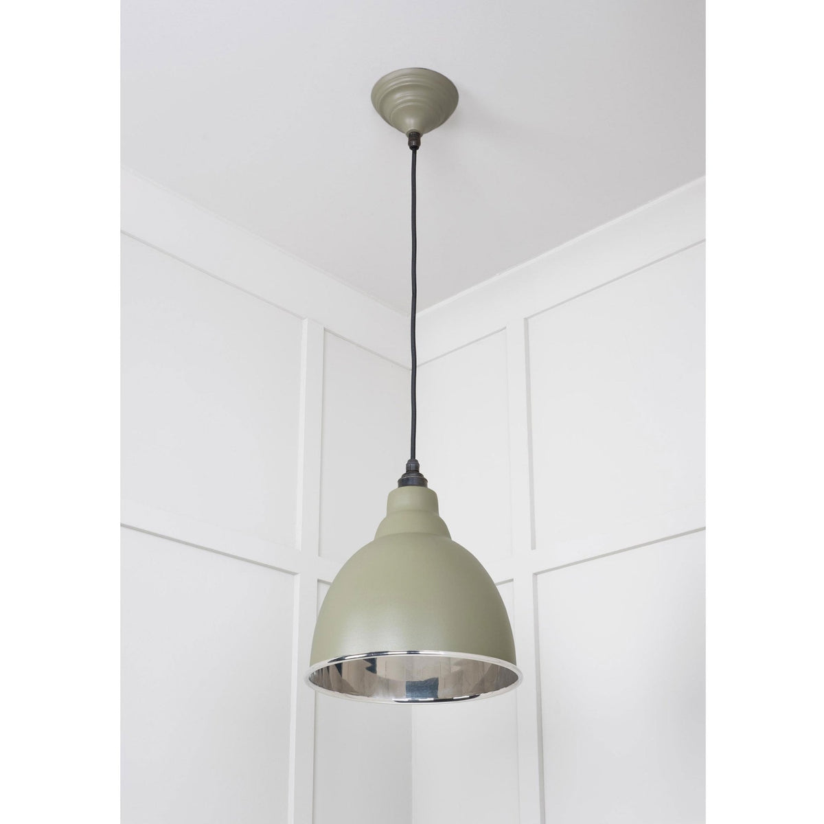 Smooth Nickel Brindley Pendant in Tump