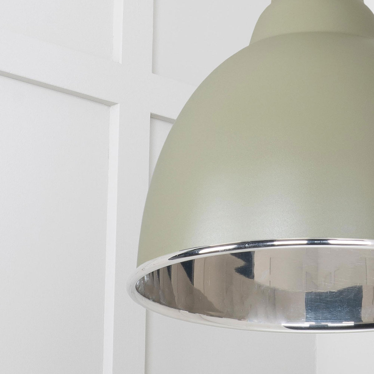 Smooth Nickel Brindley Pendant in Tump