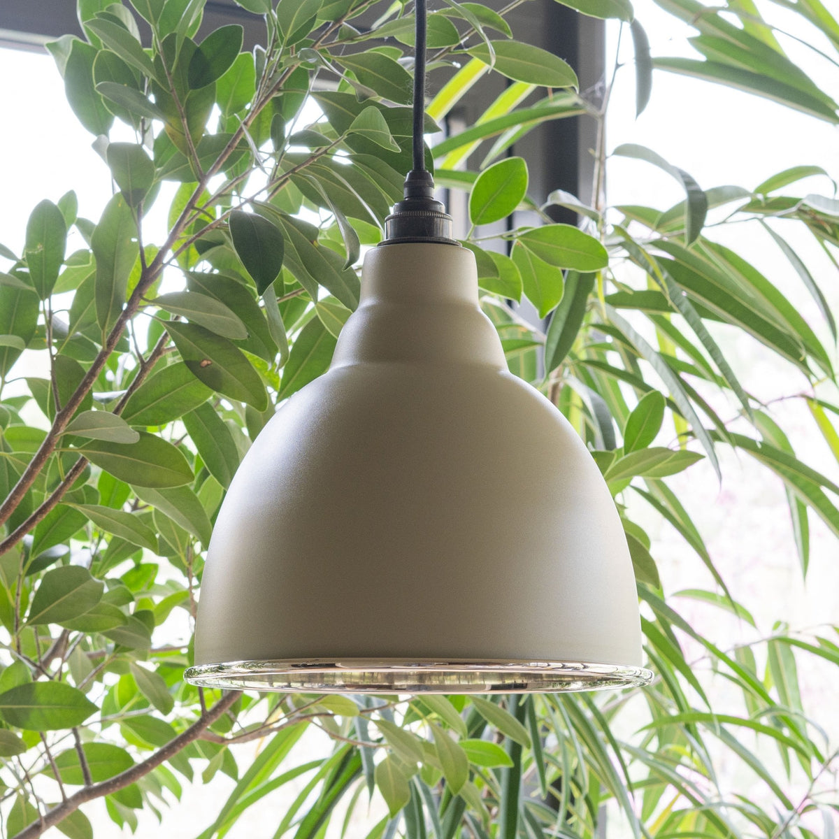 Smooth Nickel Brindley Pendant in Tump