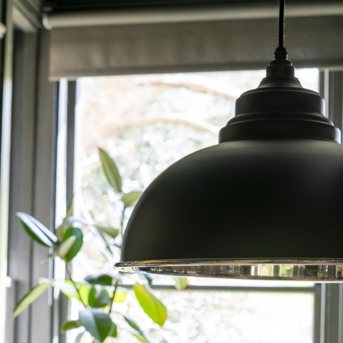 Smooth Nickel Harborne Pendant in Elan Black