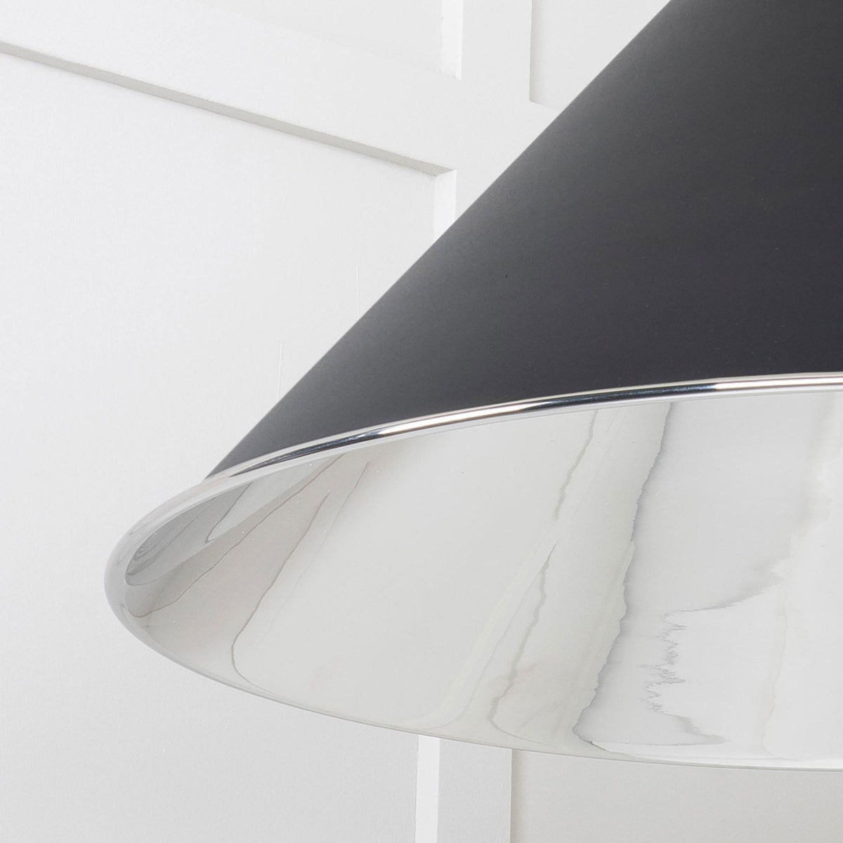 Smooth Nickel Hockley Pendant in Elan Black