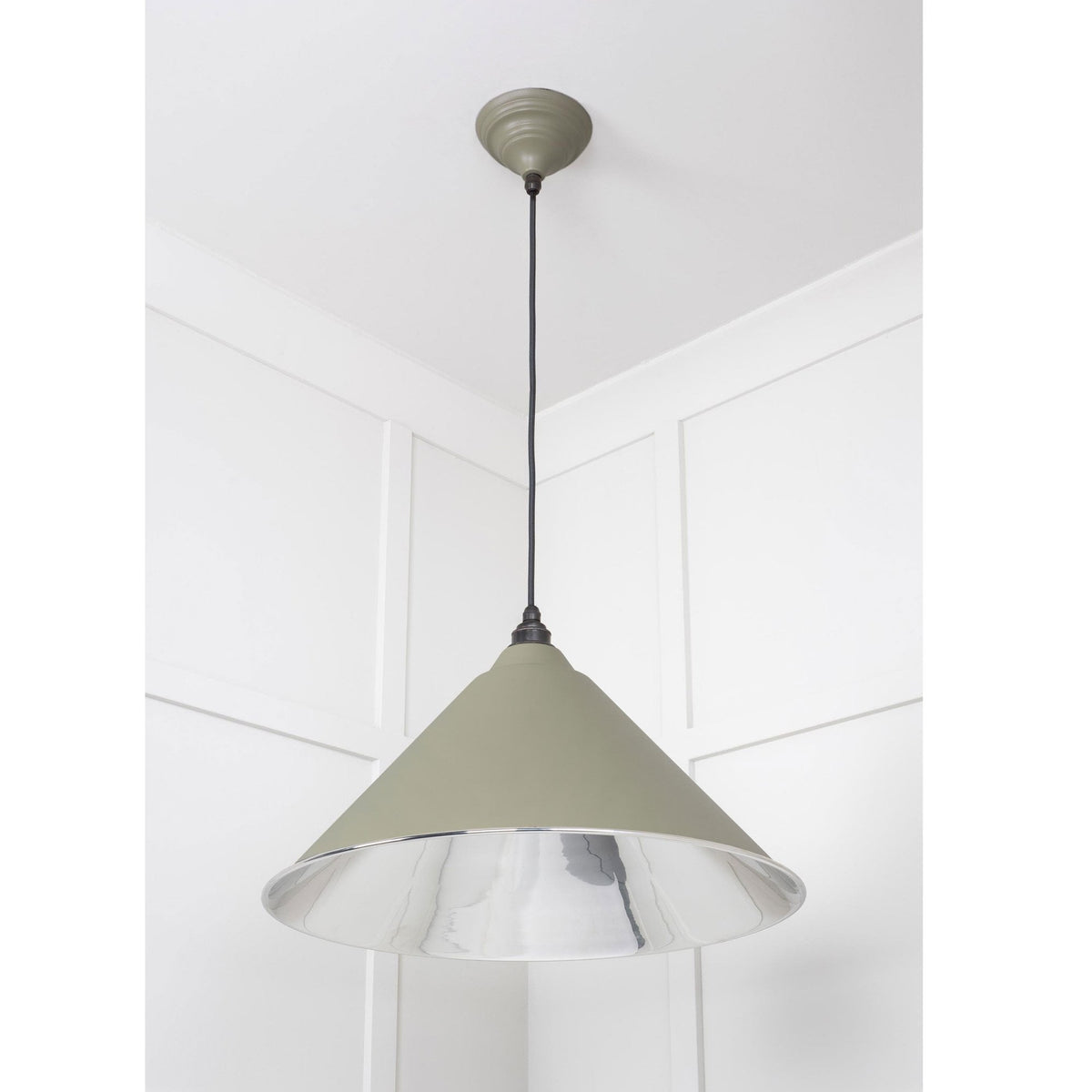 Smooth Nickel Hockley Pendant in Tump