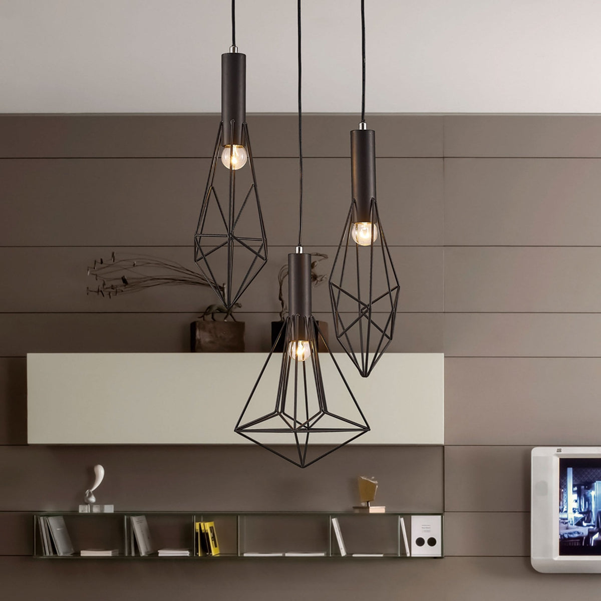 Kristoff Geometric Triple Pendant Round In Black