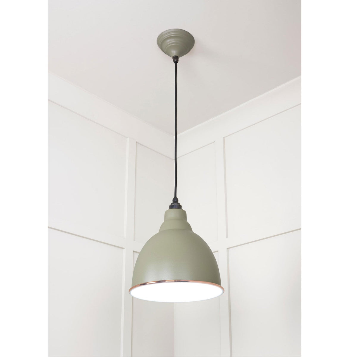 White Gloss Brindley Pendant in Tump