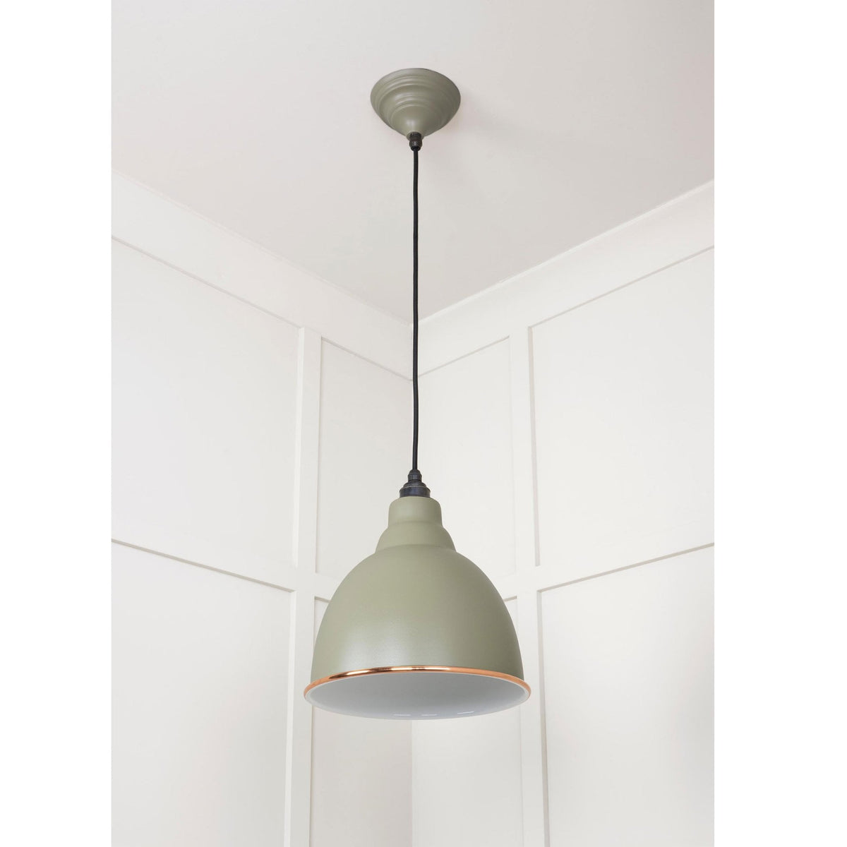White Gloss Brindley Pendant in Tump