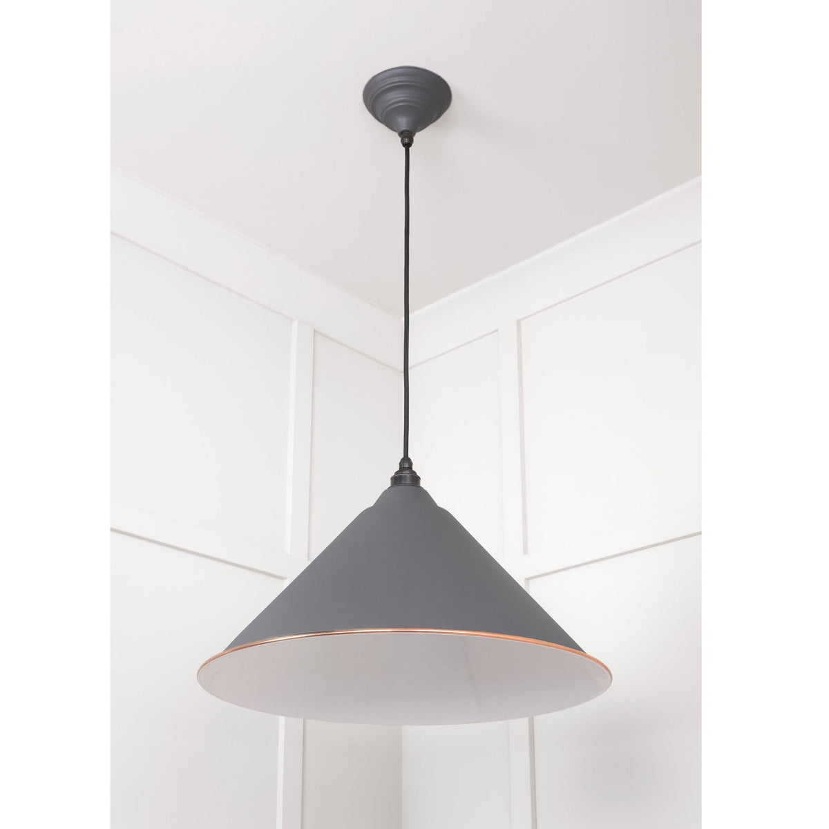 White Gloss Hockley Pendant in Bluff