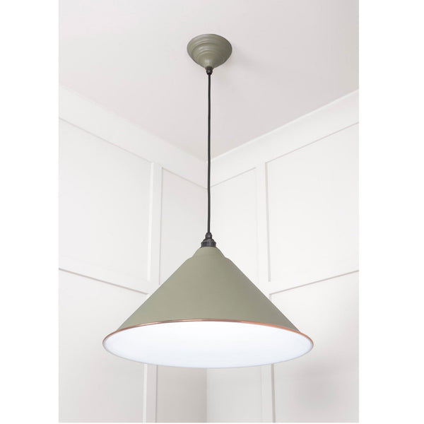 White Gloss Hockley Pendant in Tump