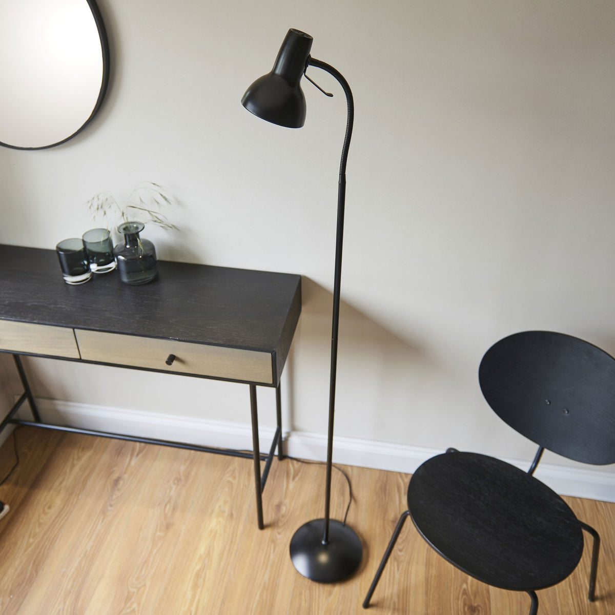 Amalfi Task Floor Lamp in Matt Black