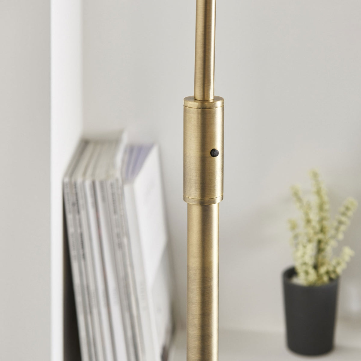 Otto Floor Lamp in Antique Brass with a Black Marble Base