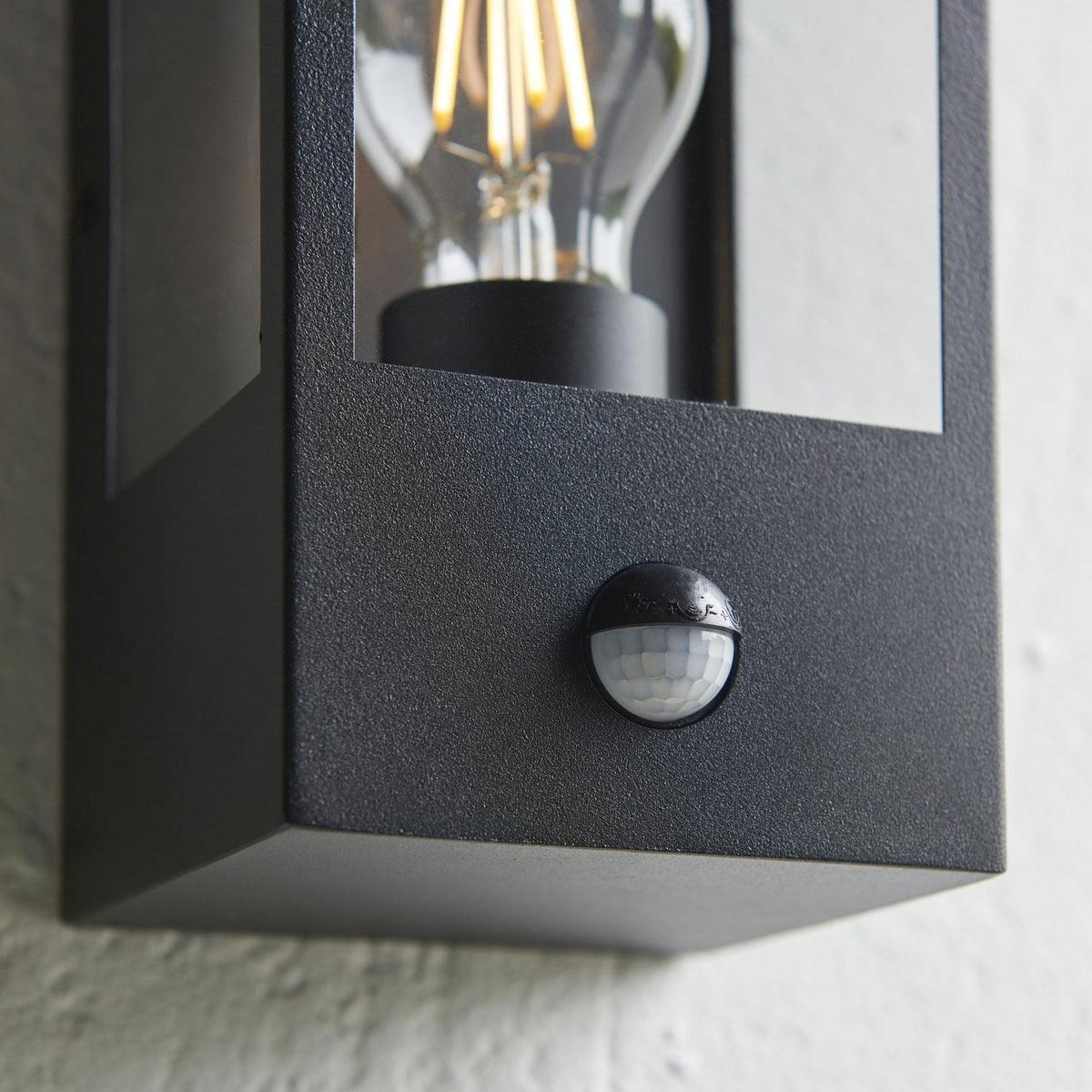Oxford IP44 Exterior PIR Wall Light in Matt Black