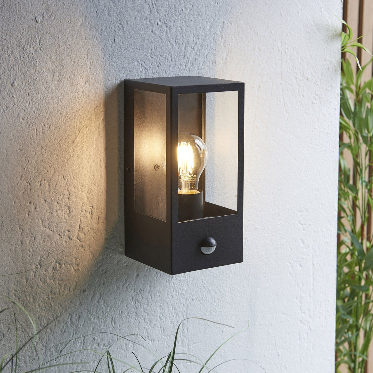 Oxford IP44 Exterior PIR Wall Light in Matt Black