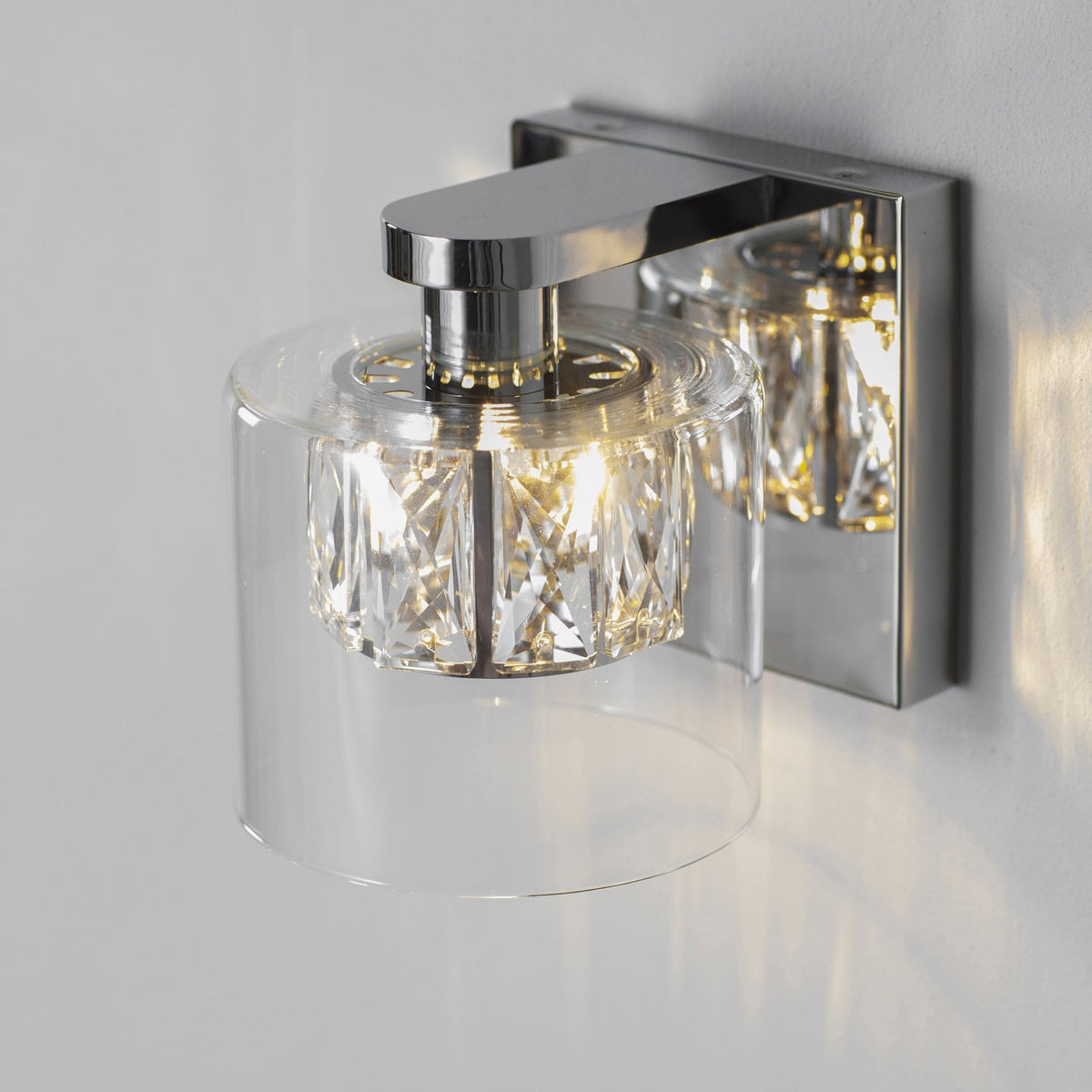 Verina Single Wall Light in Chrome with Crystal Shade