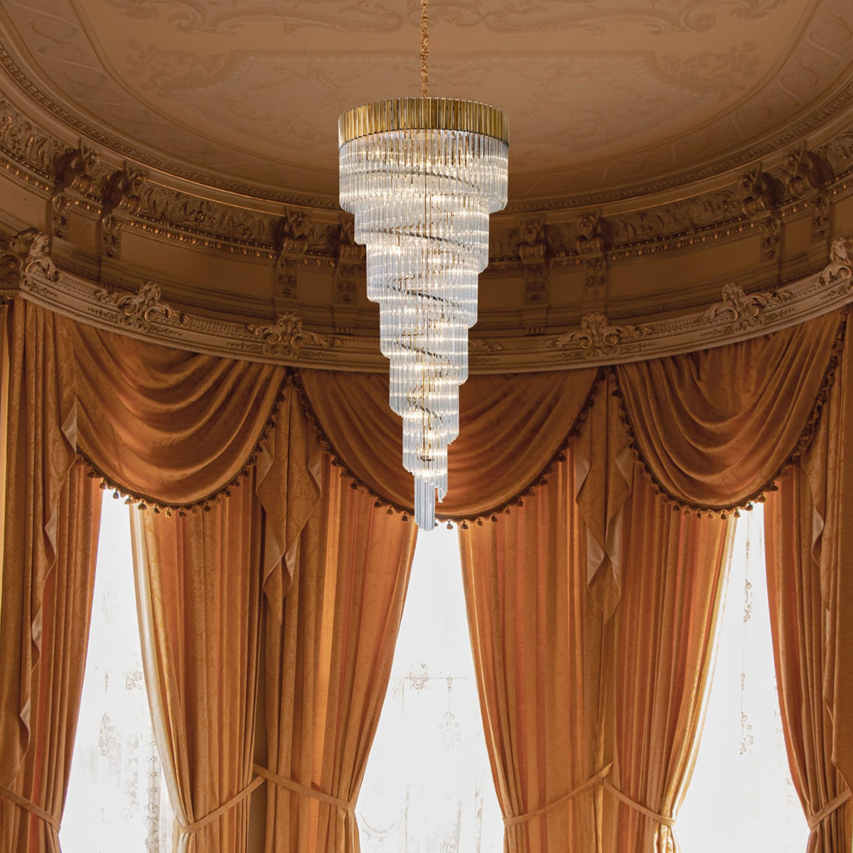 Kentisbeare 900mm 7 Tier 31 Lamp Chandelier in Brass & Clear Glass