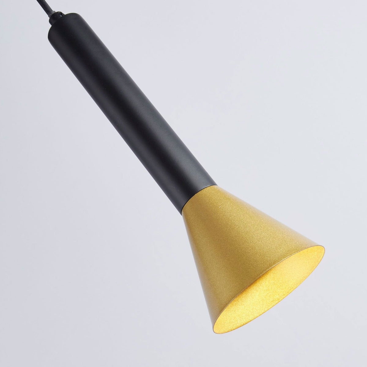 Signal Single Pendant In Black & Gold