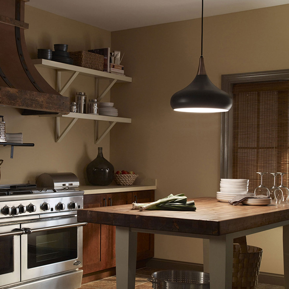 Beso Medium Steel Pendant in Dark Bronze