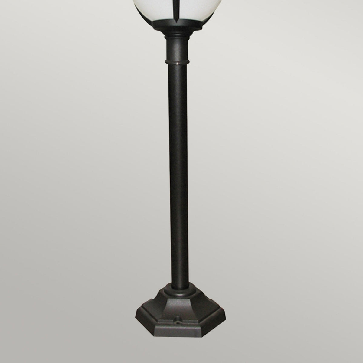 Glenbeigh Outdoor Pillar Light in Black