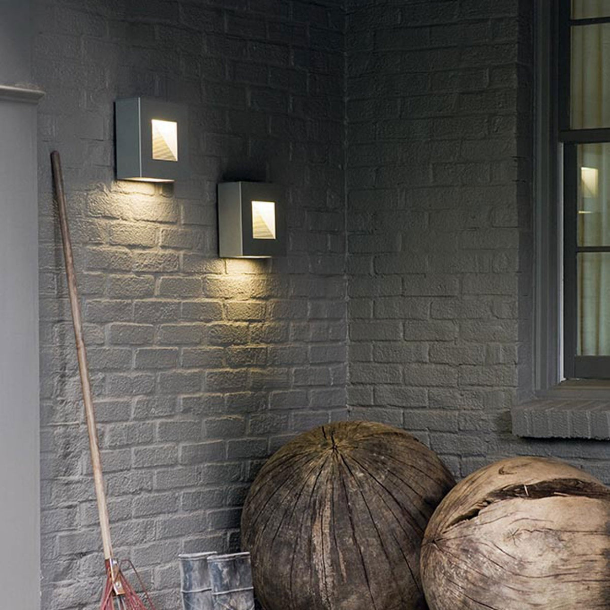 Luna Solid Aluminium LED Wall Light in Satin Black