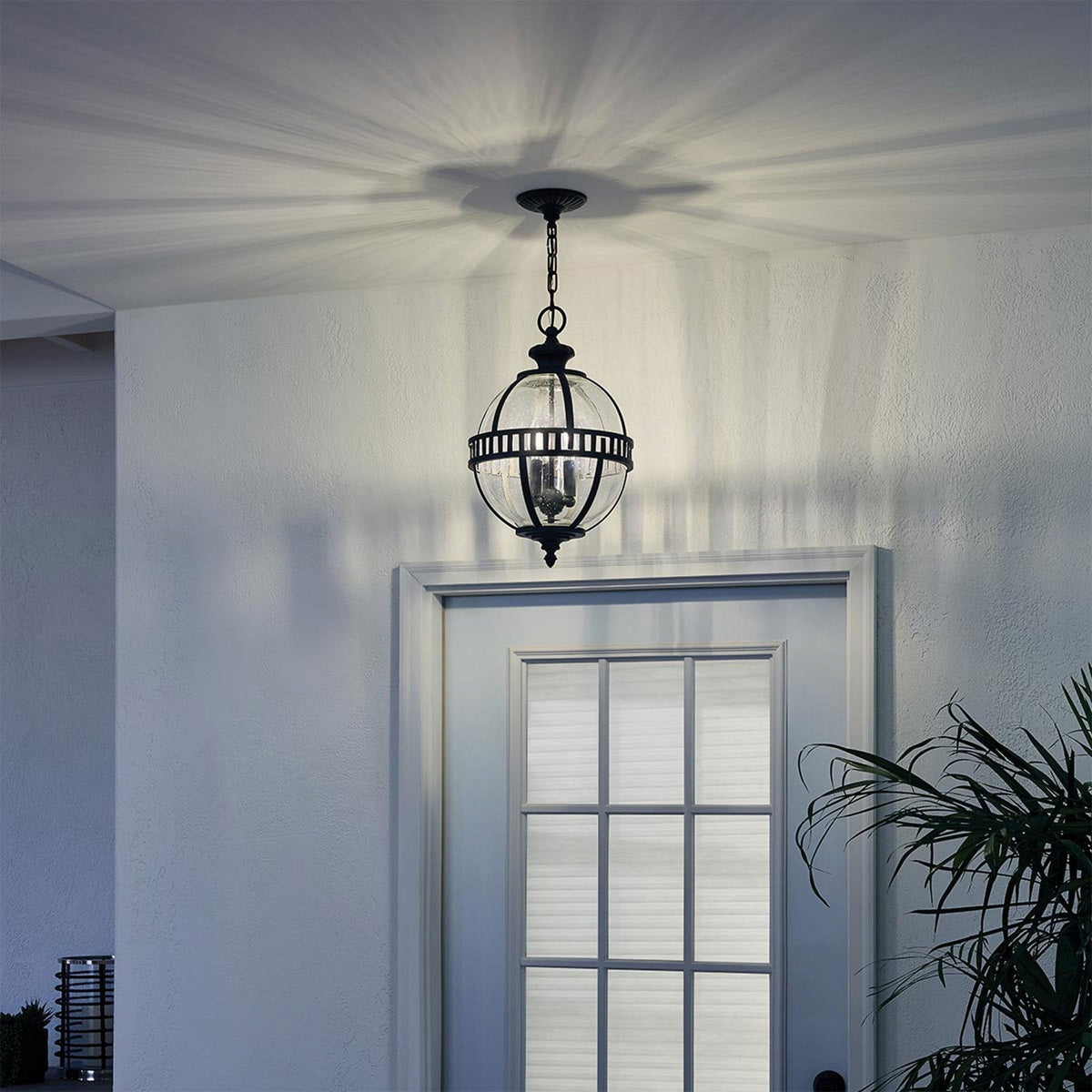 Halleron 3 Light Outdoor Chain Pendant Lantern in Londonderry