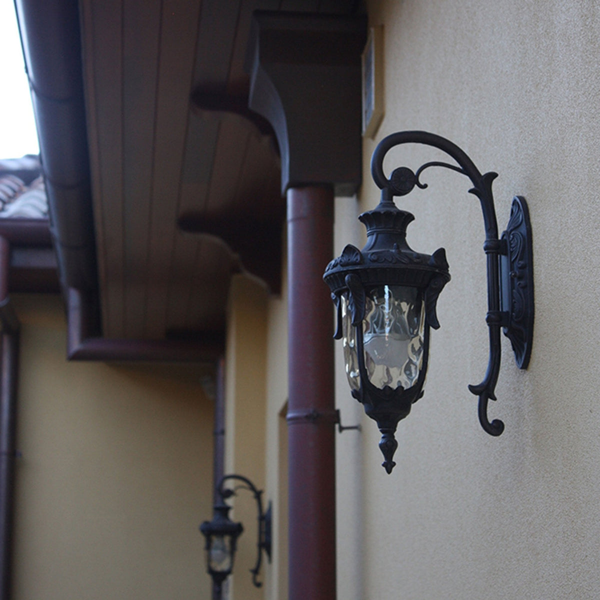 Philadelphia Down Small Outdoor Wall Lantern in Old Bronze
