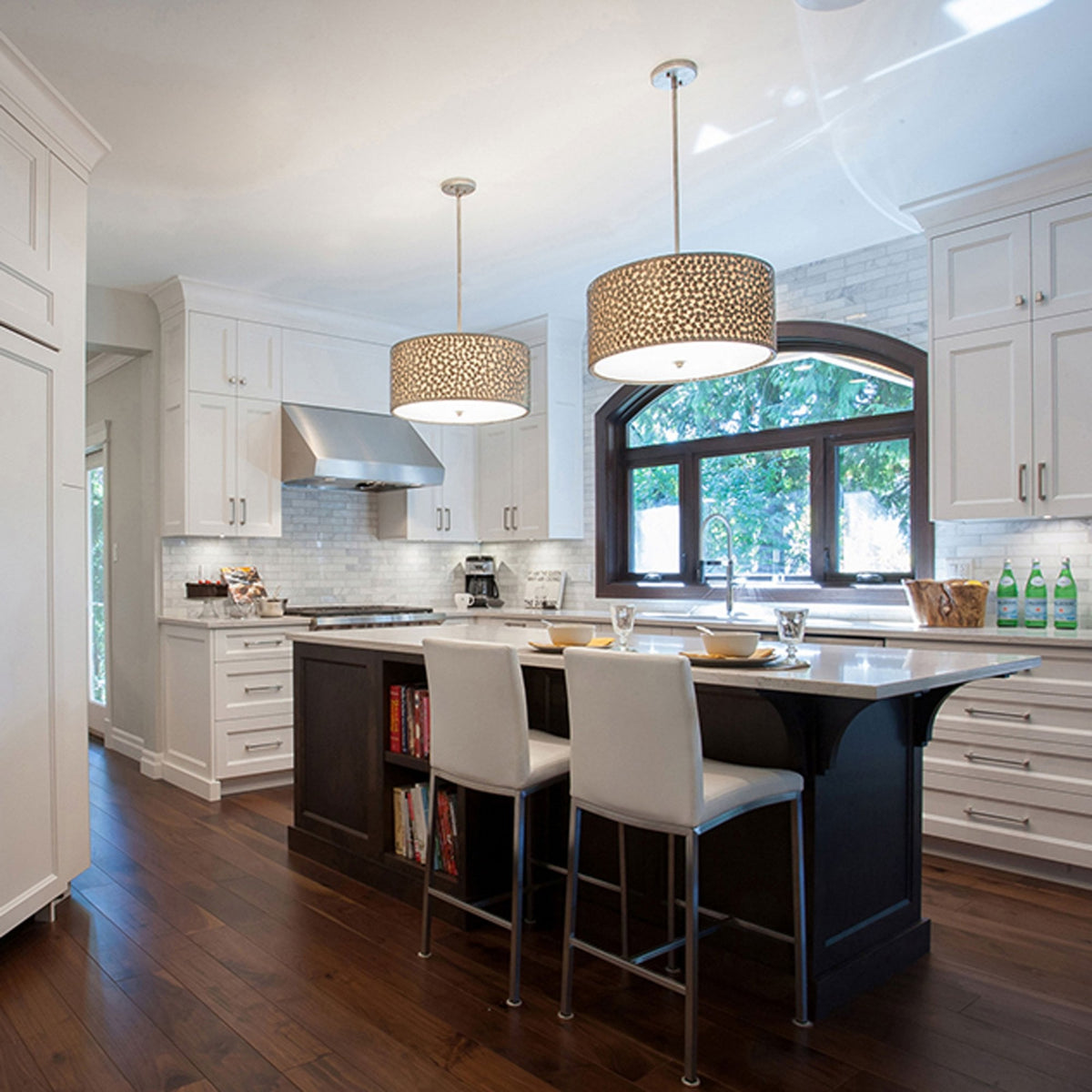 Confetti Medium Pendant in Old Silver