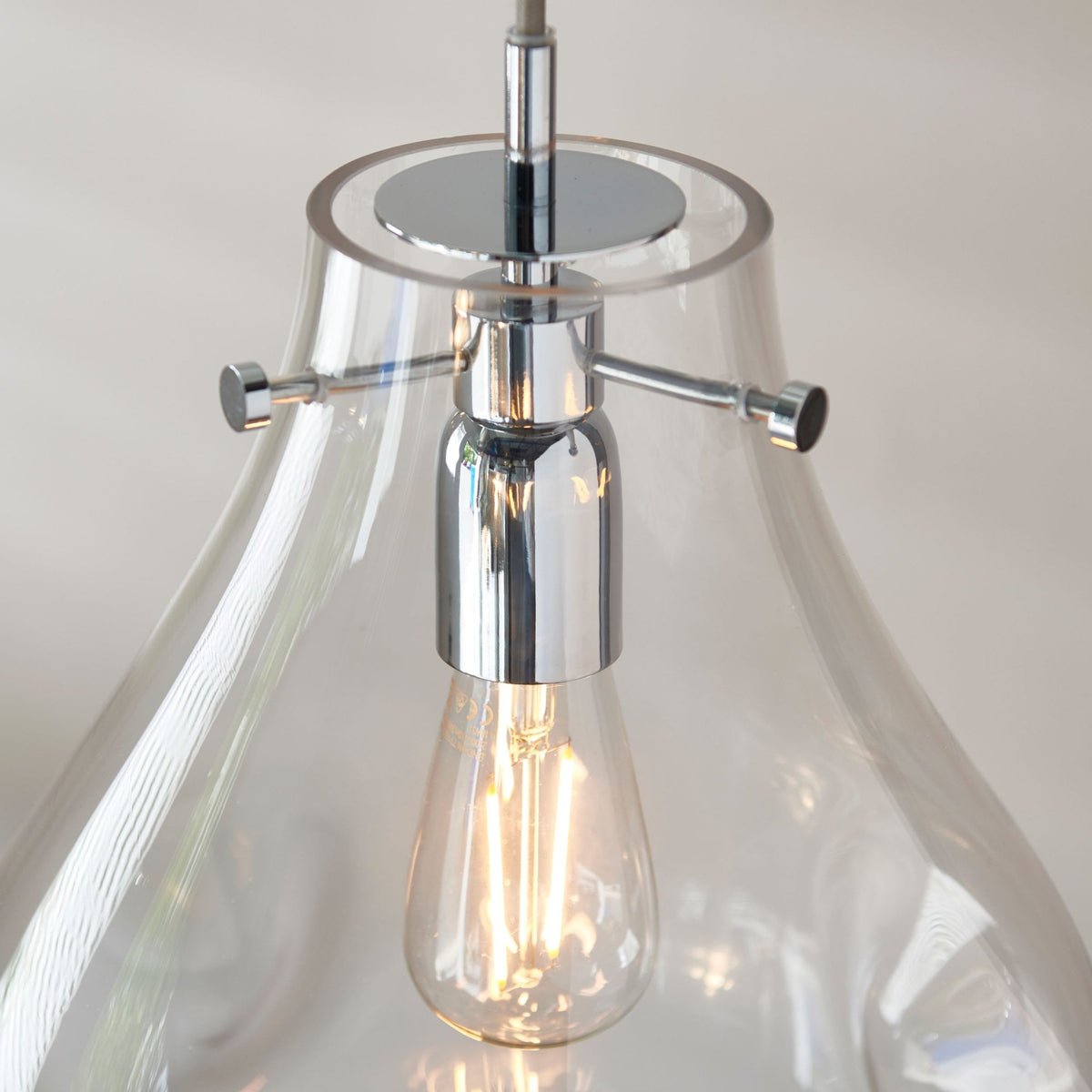 Utopia Pendant in Clear Glass With Chrome Meatlwork