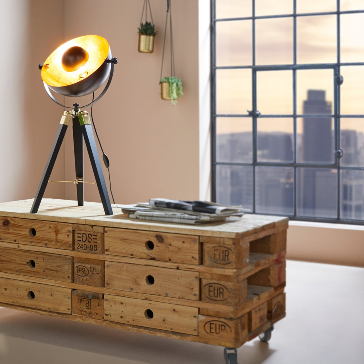 Covaleda Tripod Table Lamp in Black Brass and Gold