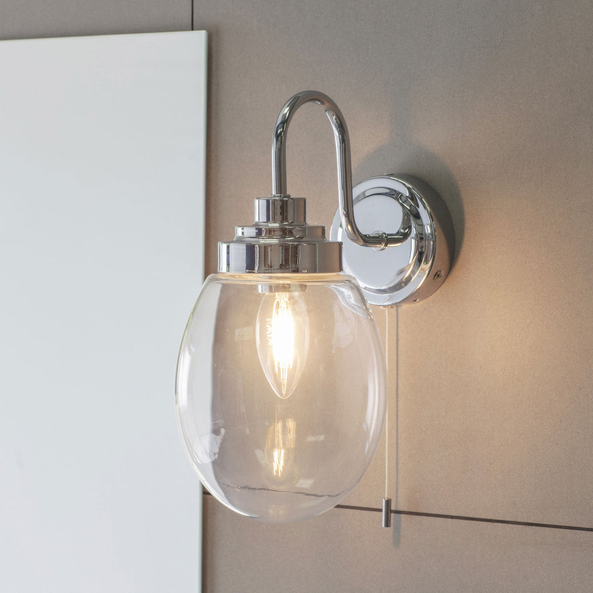 Hampton Switched IP44 Bathroom Wall Light in Chrome with Clear Glass Shade