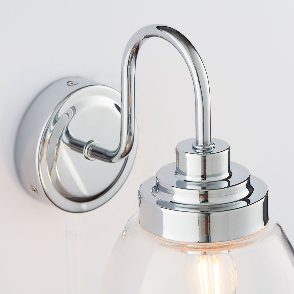 Hampton Switched IP44 Bathroom Wall Light in Chrome with Clear Glass Shade