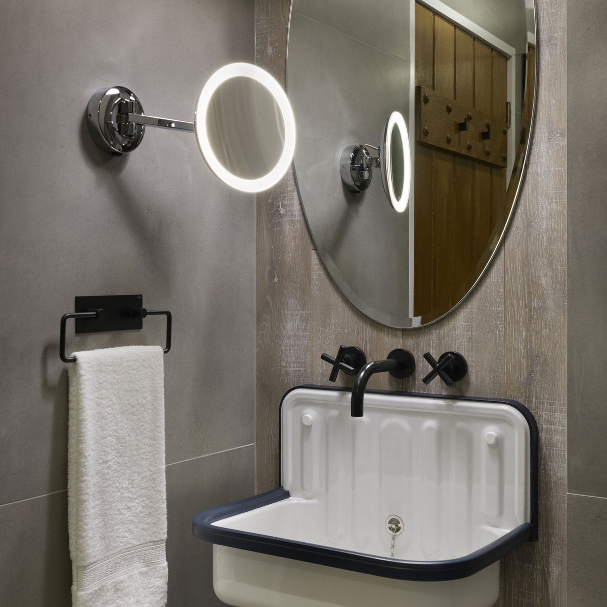 Mascali Chrome LED Round Illuminated Magnifying Mirror