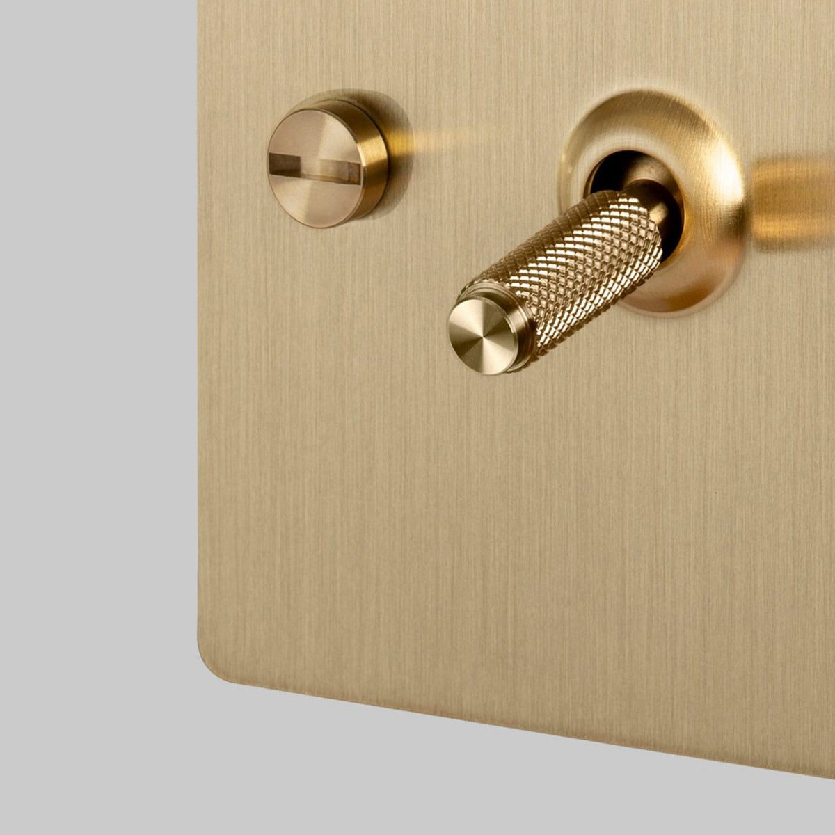 One Gang 3-Way Intermediate Light Switch in Solid Brass with Knurled Toggle