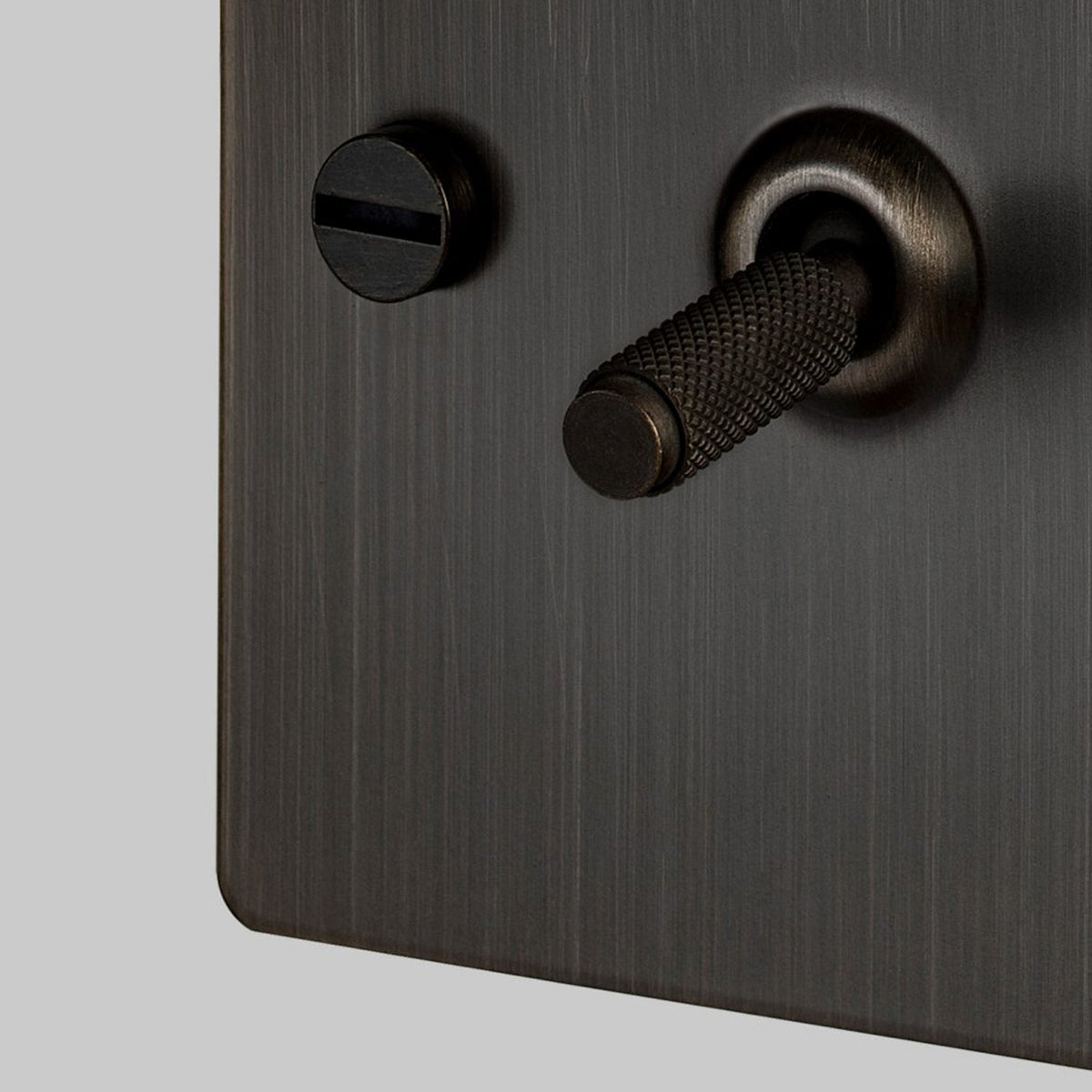 One Gang 3-Way Intermediate Light Switch in Smoked Bronze with Knurled Toggle
