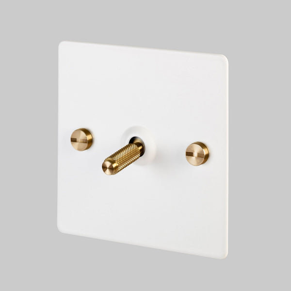 One Gang 3-Way Intermediate Light Switch in White & Brass with Knurled Toggle
