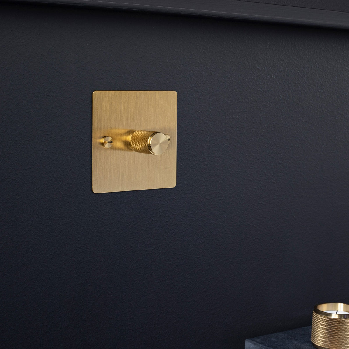 One Gang 2-Way Dimmer Light Switch in Solid Brass with Knurled Knob