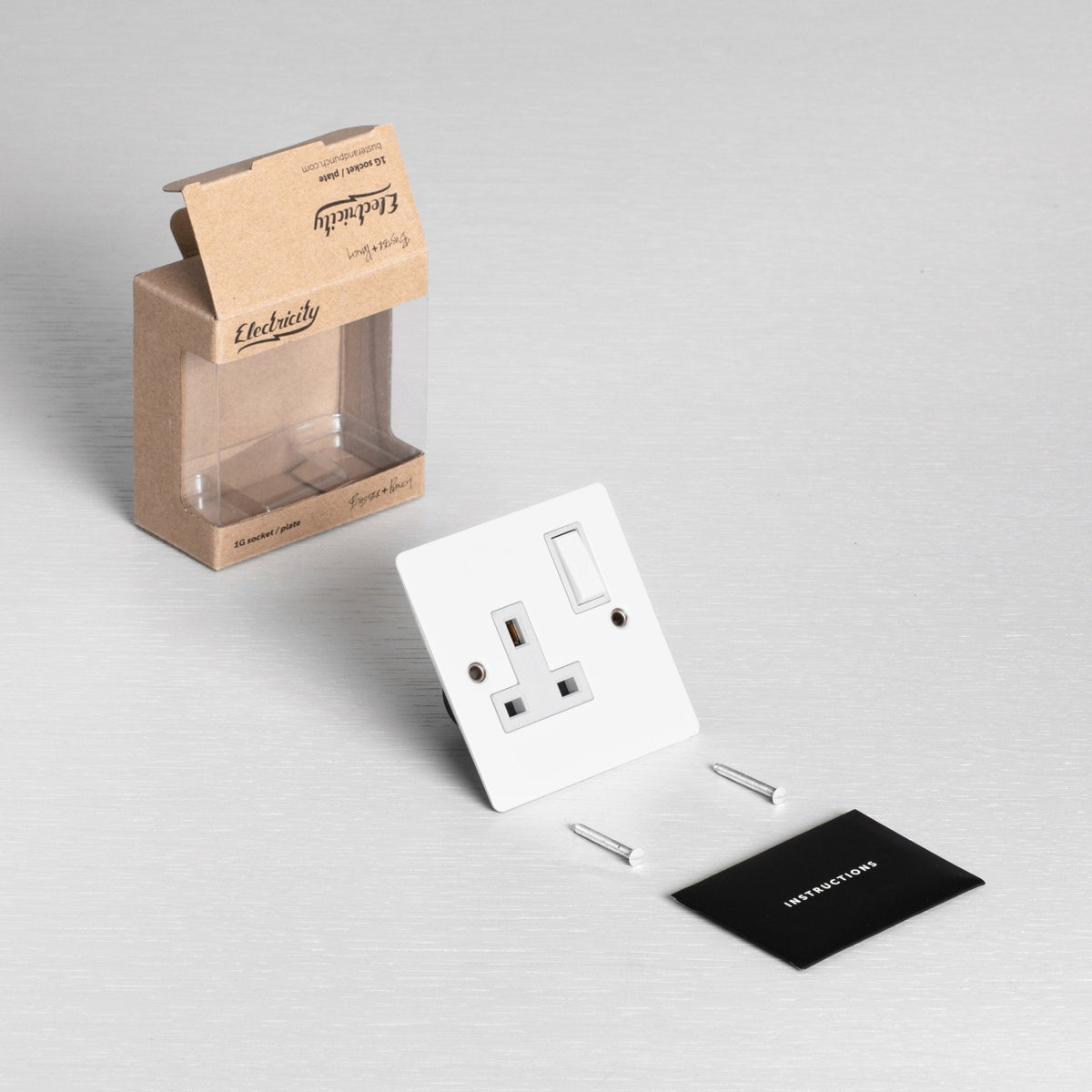 One Gang 13 Amp Switched Plug Socket In White