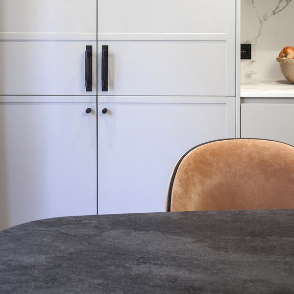 Knurled Furniture Knob Set In Black