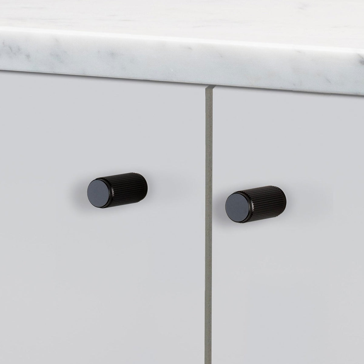 Linear Knurled Furniture Knob Set In Black